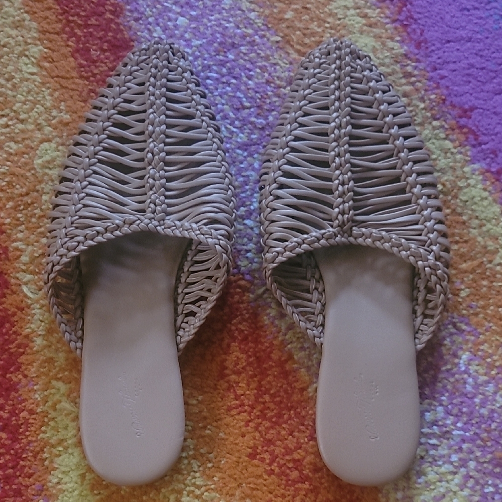 Stylish Tan Woven Women's Mules UNIVERSAL THREAD